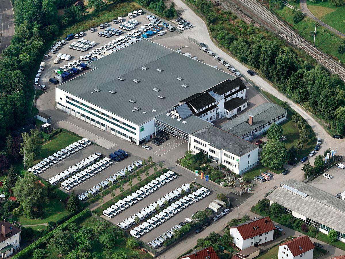 Luchtfoto van het administratiegebouw in Gaildorf